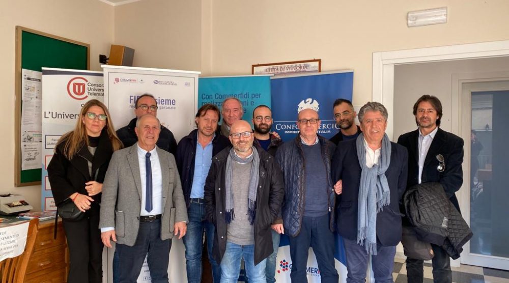 Il presidente Gregorio Lenzo con il direttivo